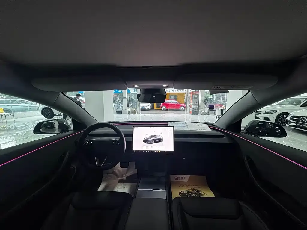 Tesla Model 3 — фото 10