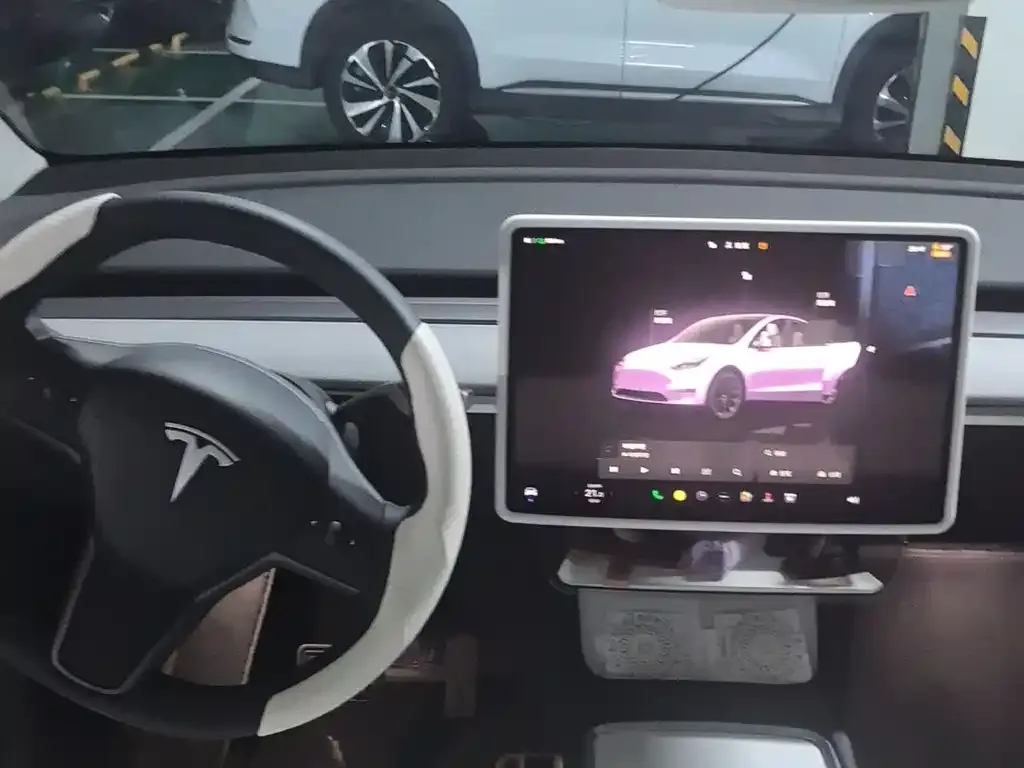 Tesla Model Y — фото 4