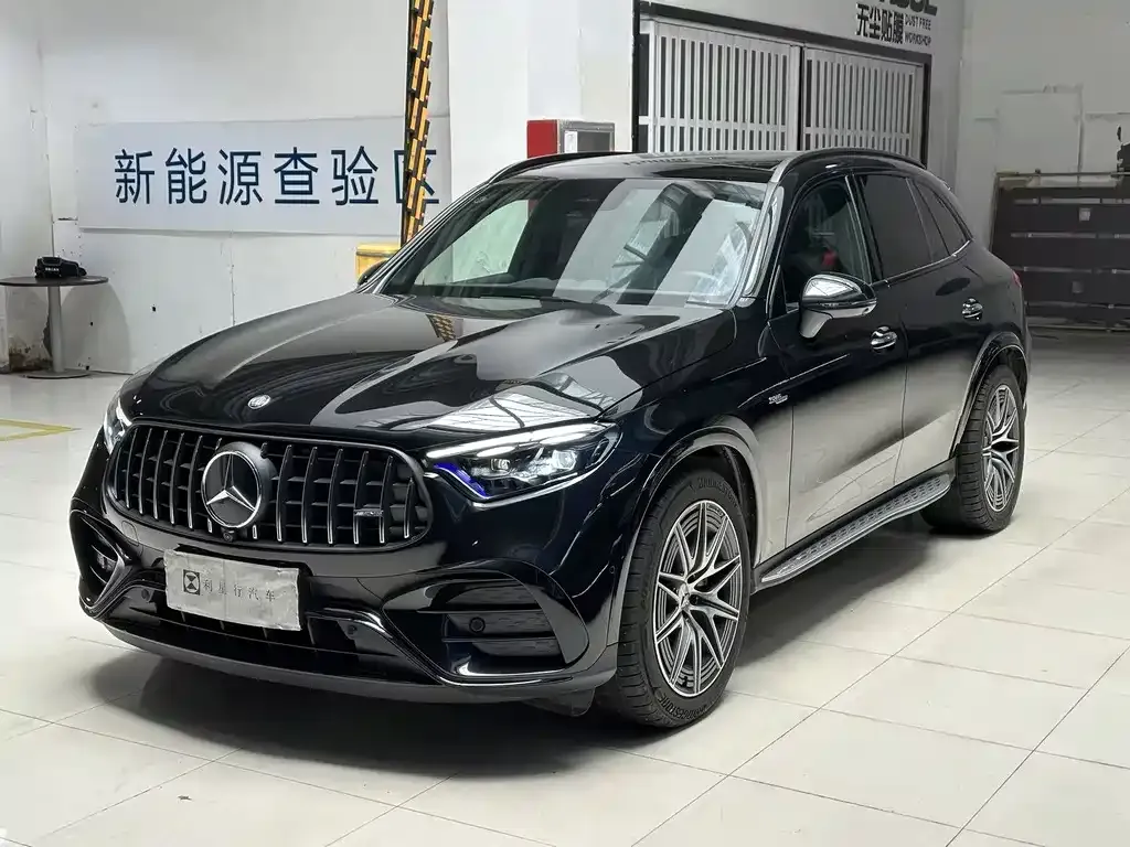 Mercedes-Benz GLC AMG — фото 1
