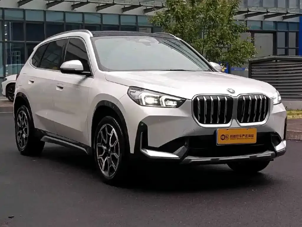 BMW X1 — фото 9