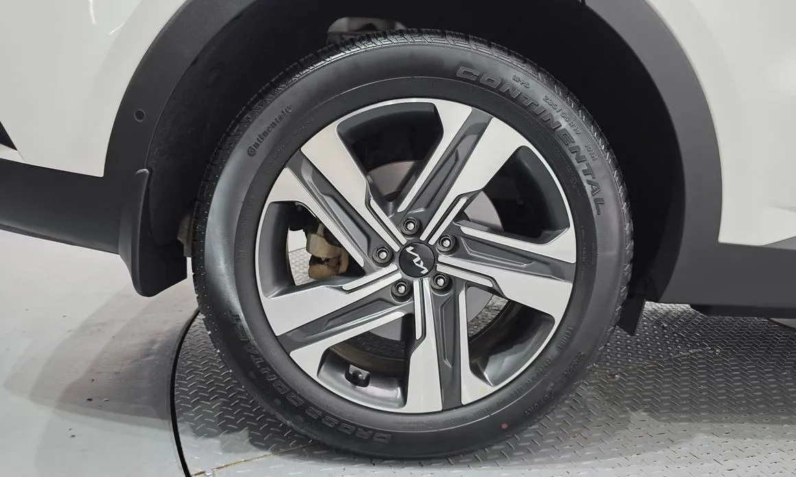 Kia Sorento — фото 6