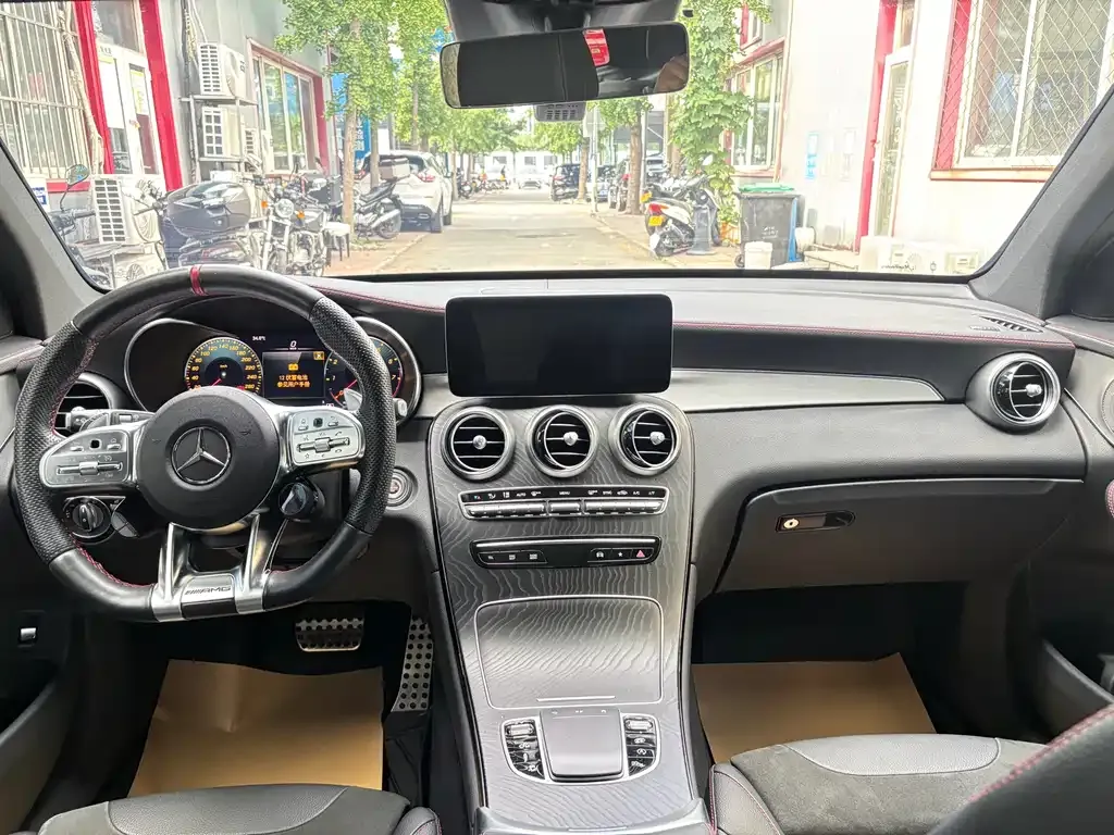 Mercedes-Benz GLC AMG — фото 6