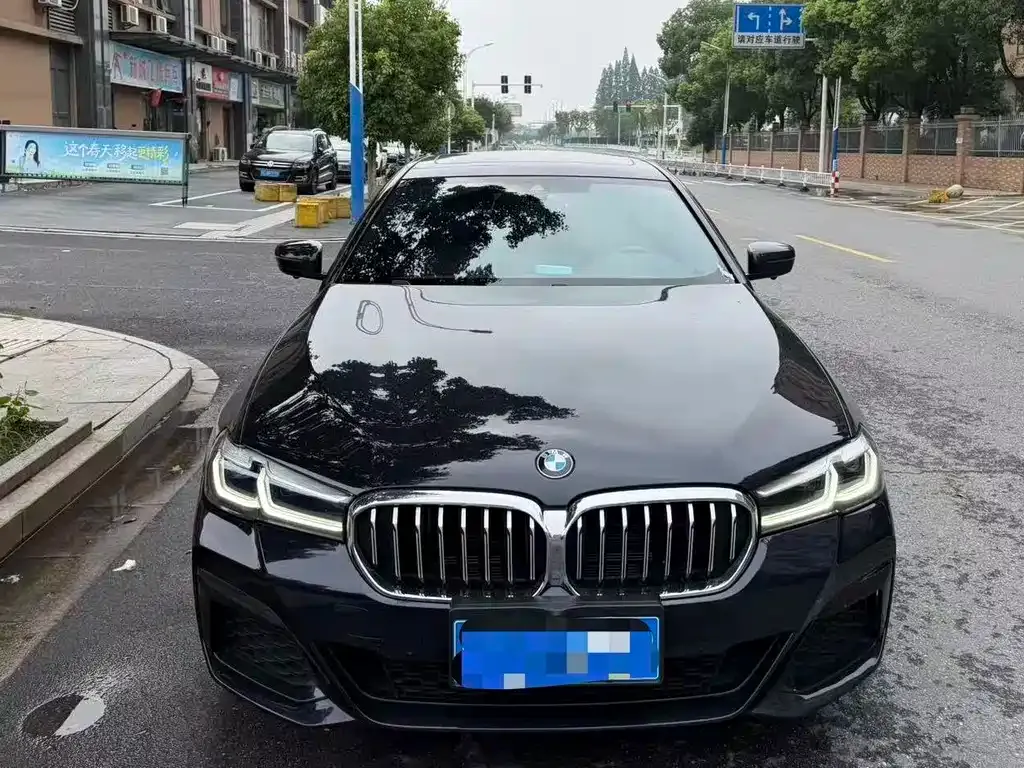 BMW 5 Series — фото 1