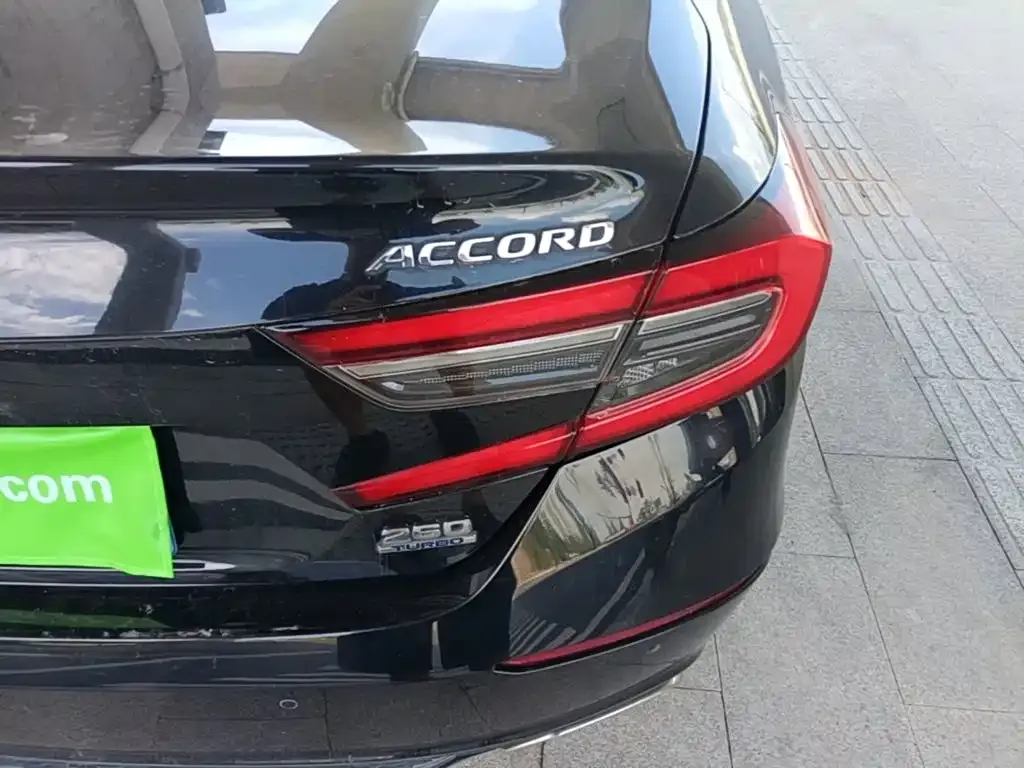Honda Accord — фото 4