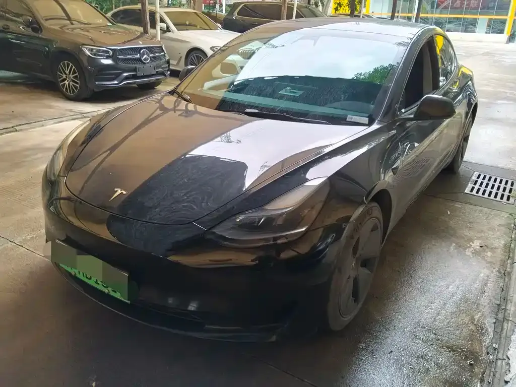 Tesla Model 3 — фото 1