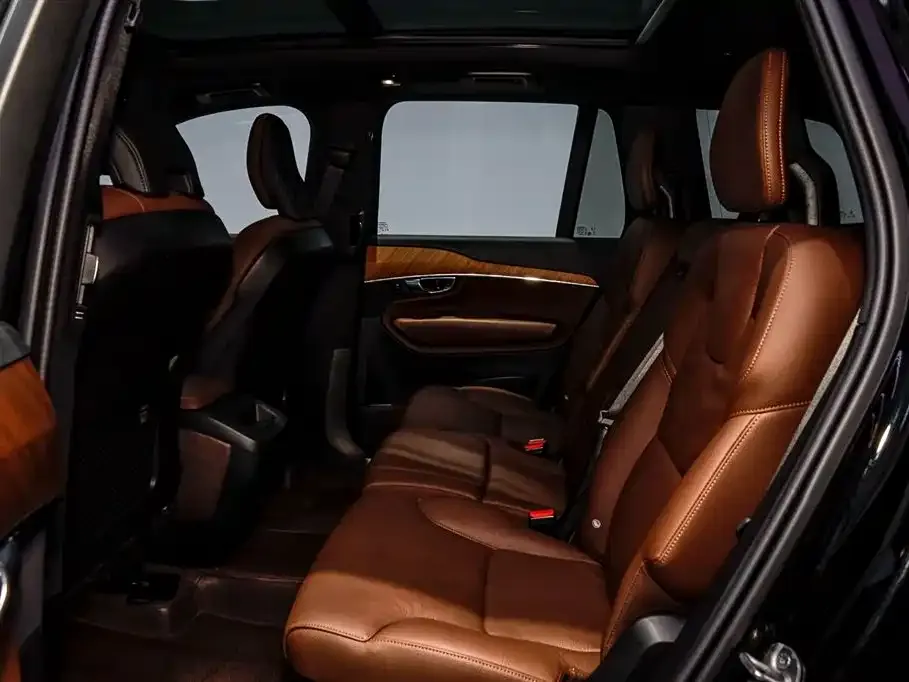 Volvo XC90 2024 из CN, фото 4