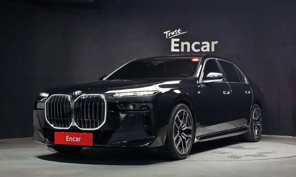 BMW 7-Series 740i xDrive M Sport 1