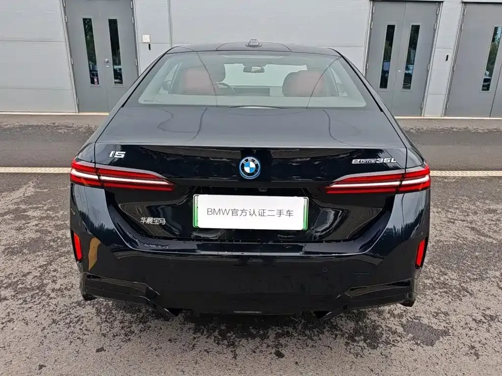 BMW i5 — фото 6