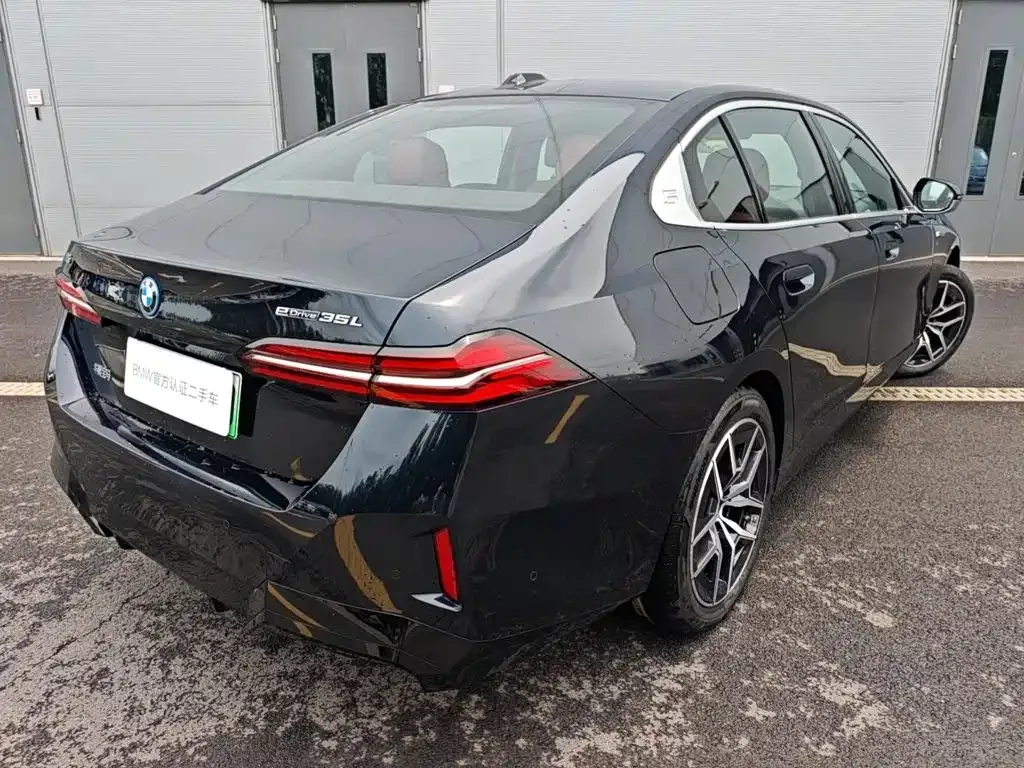 BMW i5 — фото 7