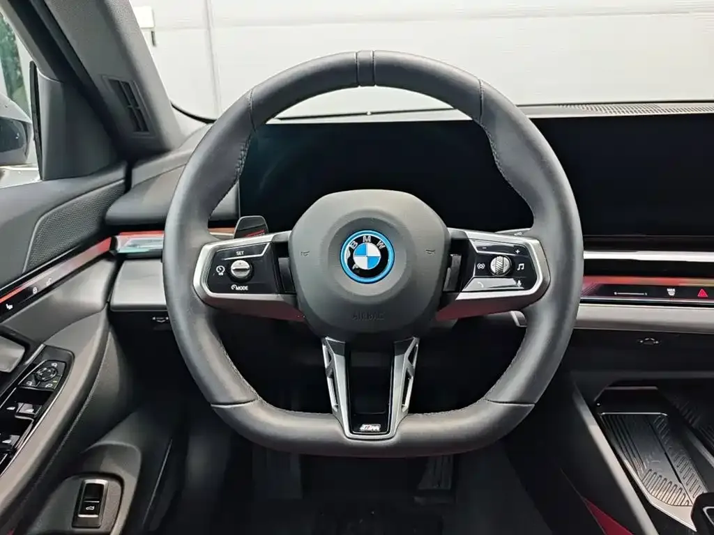 BMW i5 — фото 9