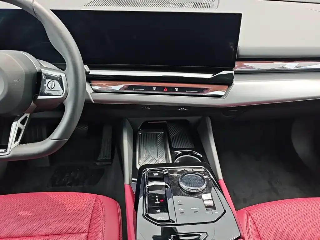 BMW i5 — фото 10