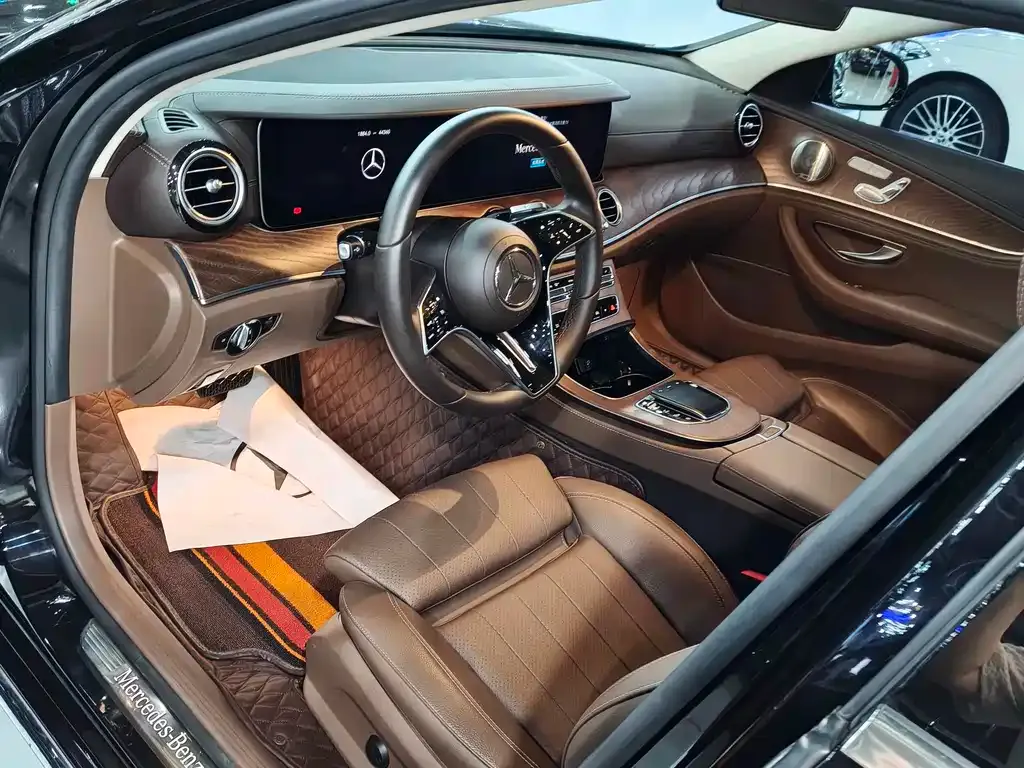 Mercedes-Benz E-Class — фото 10