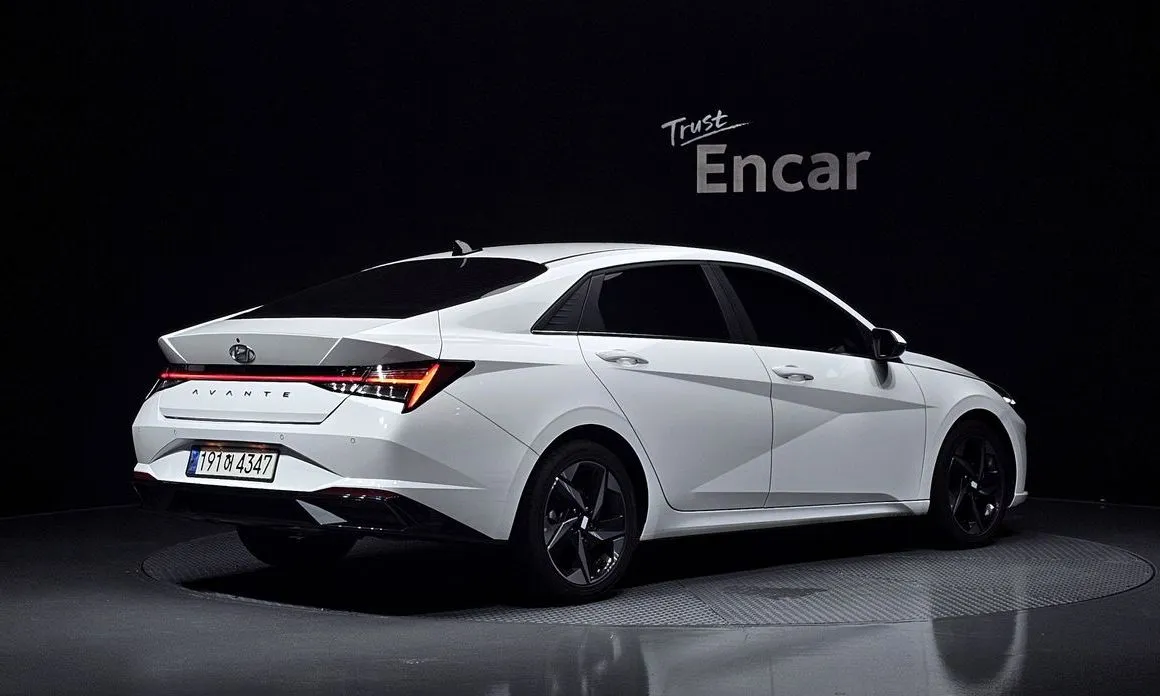 Hyundai AVANTE — фото 3