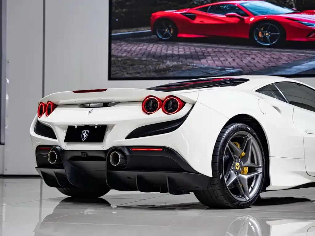 Ferrari F8 — фото 9