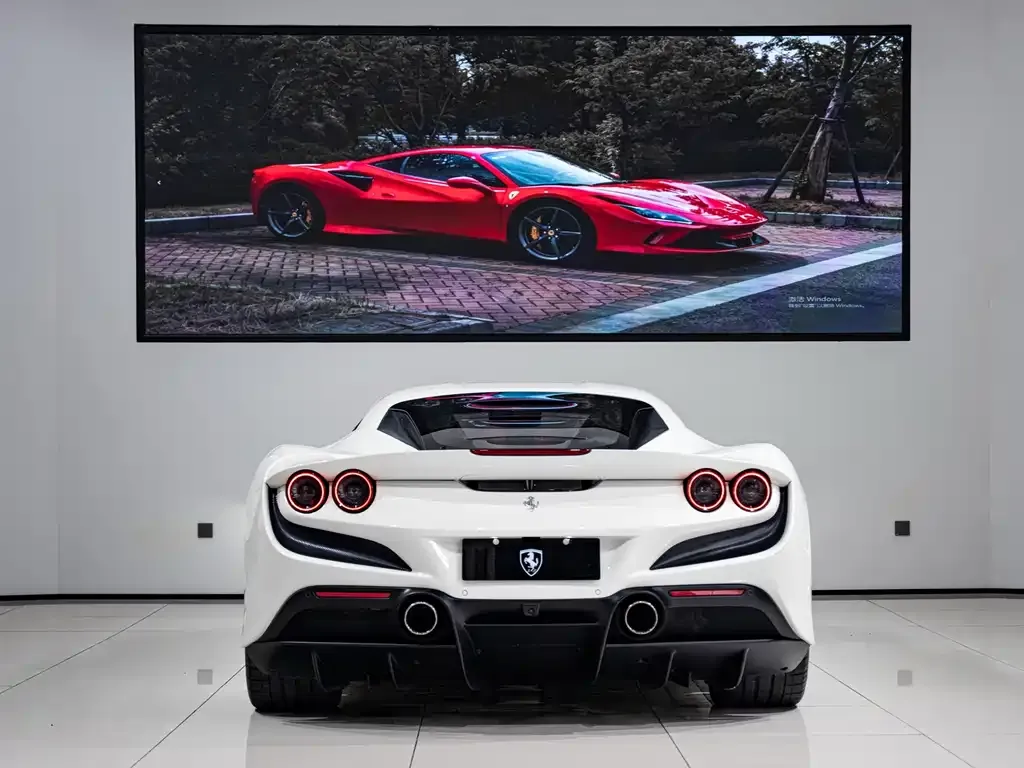 Ferrari F8 — фото 10