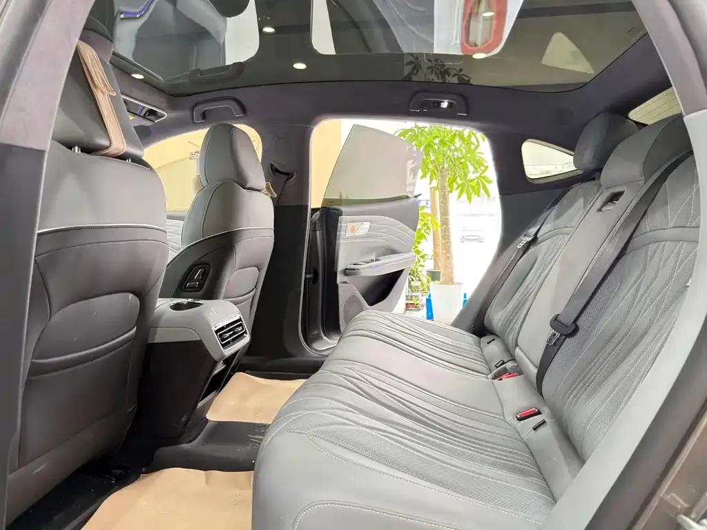 Geely Galaxy E8 2025 из CN, фото 4