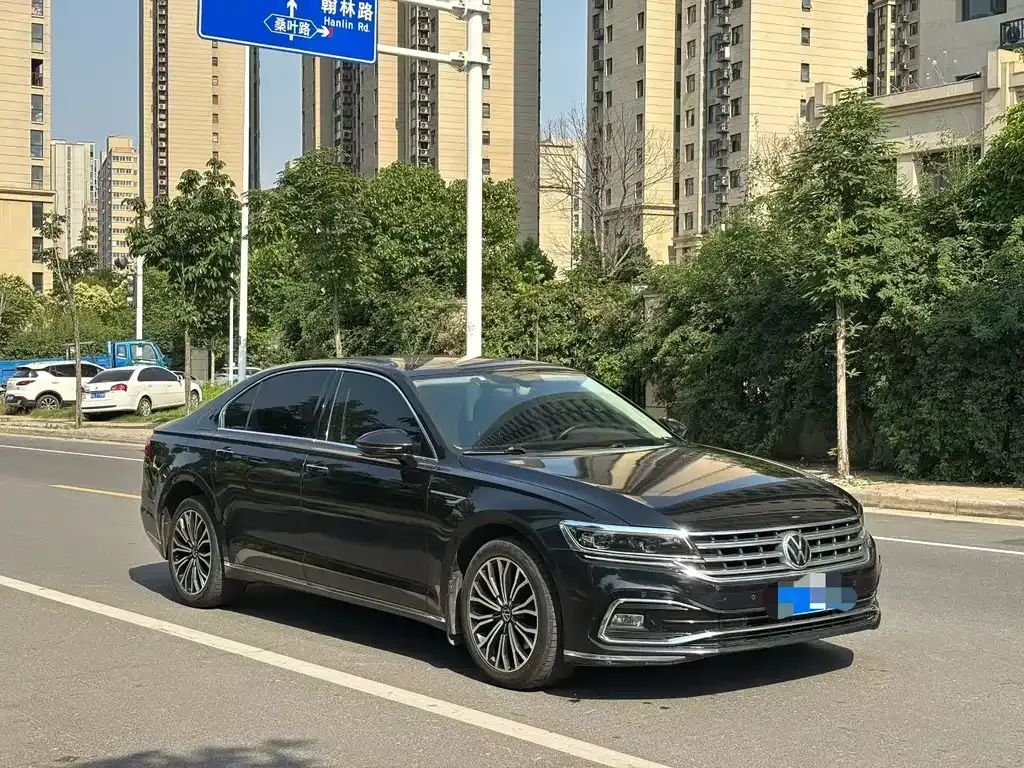 Volkswagen Phideon — фото 9
