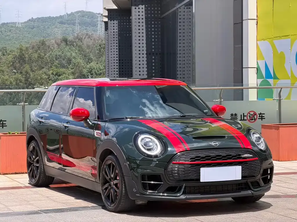 MINI Clubman JCW — фото 1