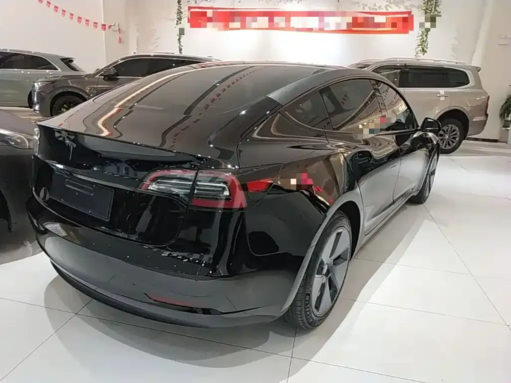 Tesla Model 3 — фото 8