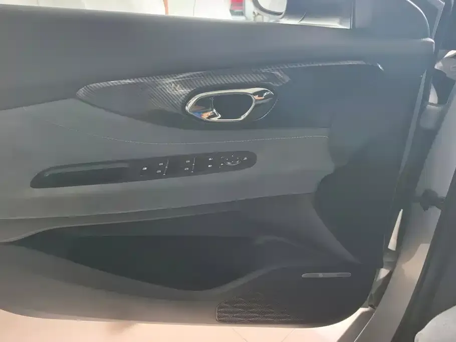 GAC Motor Shadow Leopard — фото 3