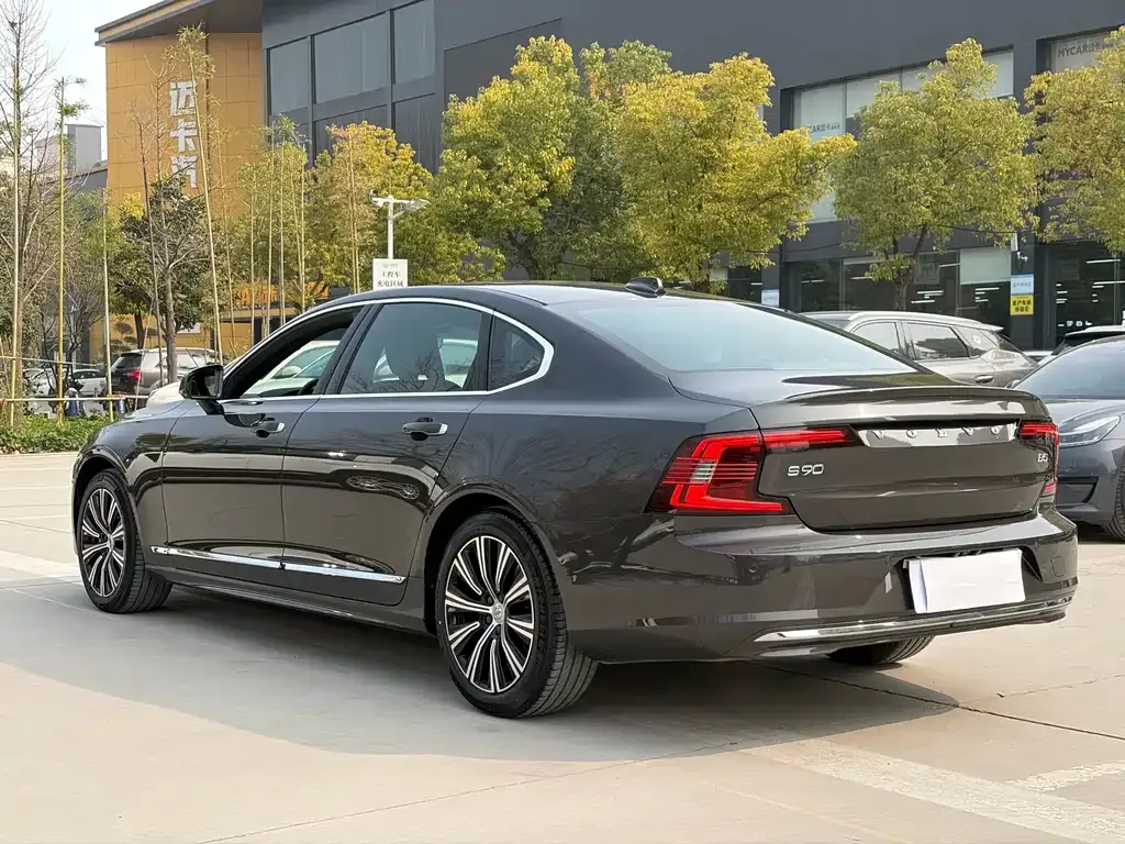Volvo S90 — фото 10
