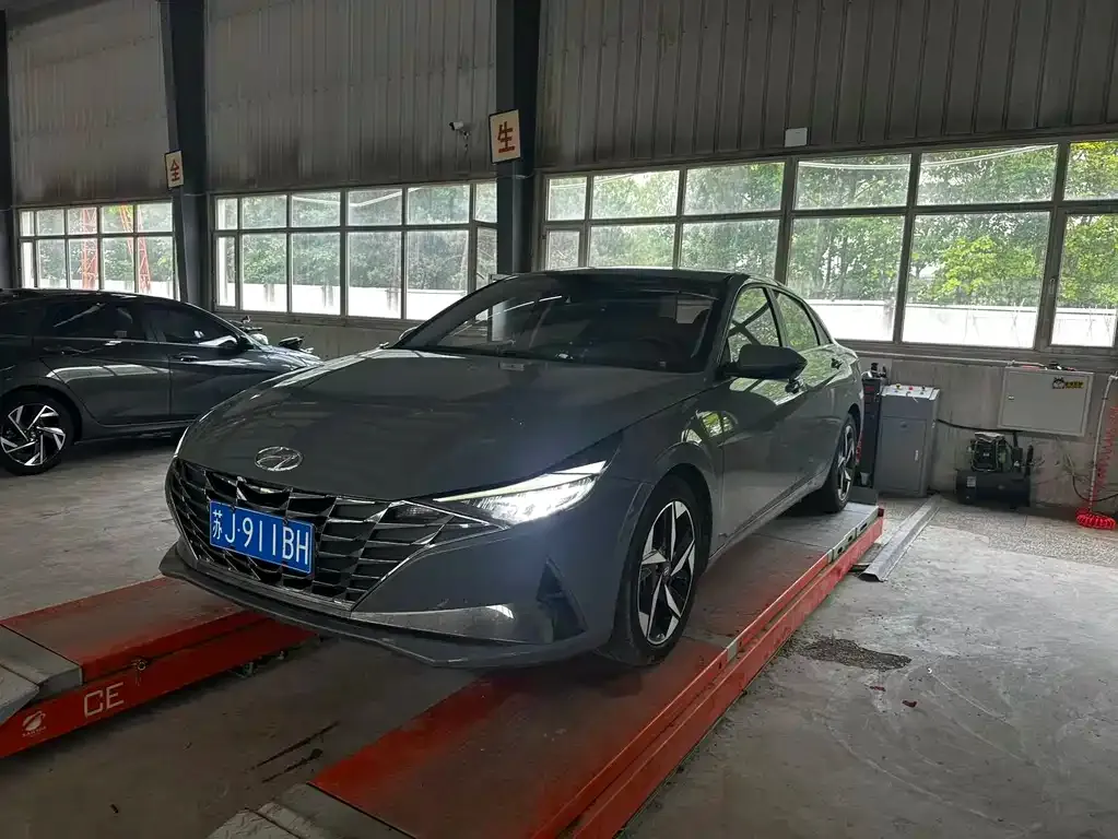 Hyundai Elantra