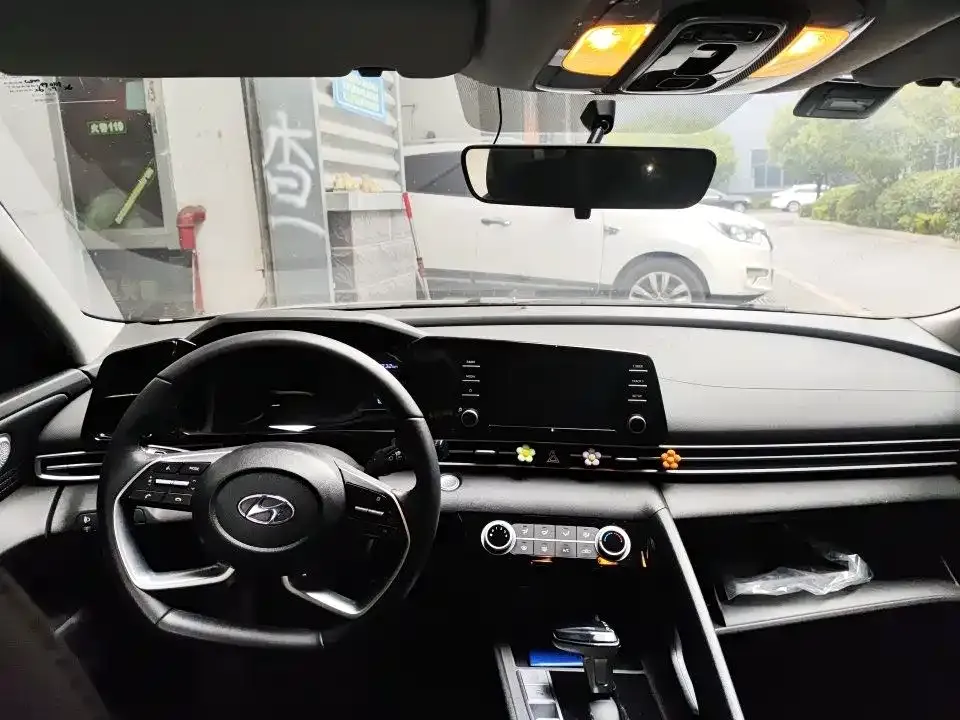 Hyundai Elantra 2023 из CN, фото 7
