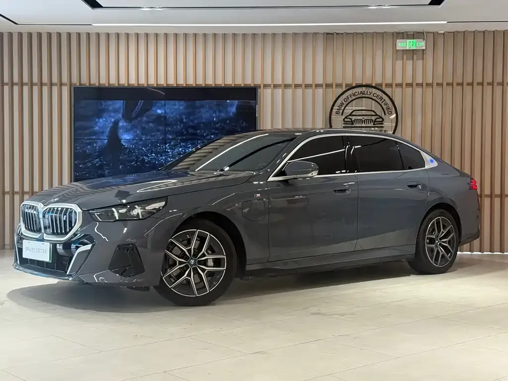 BMW i5 — фото 1