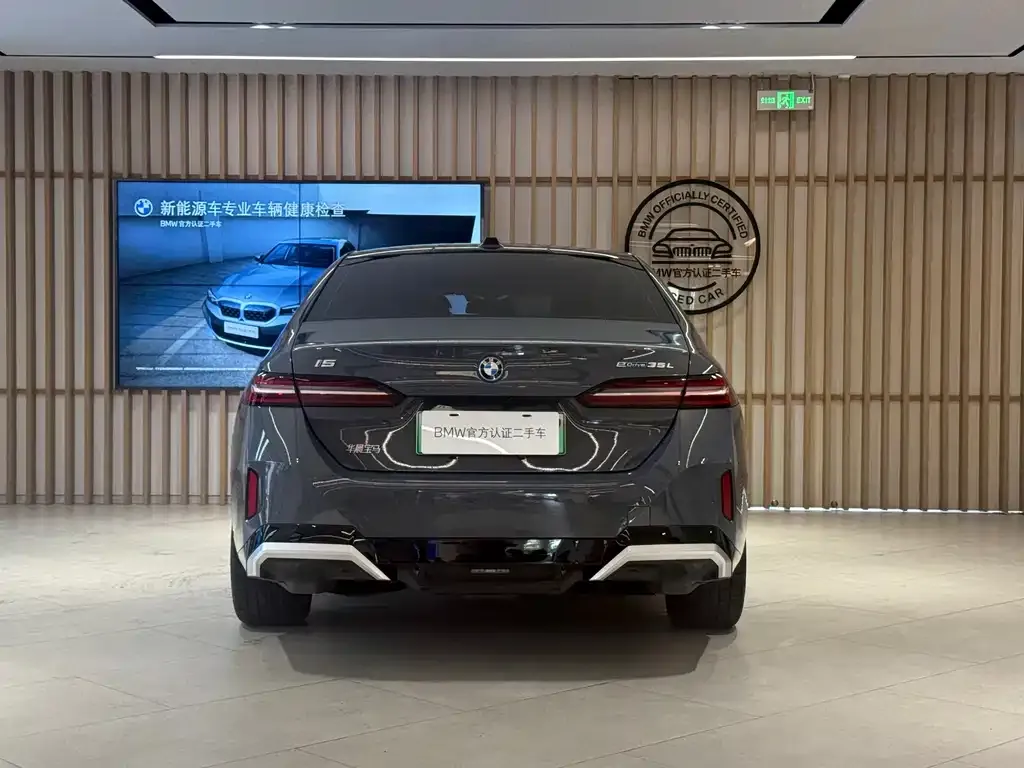 BMW i5 — фото 2