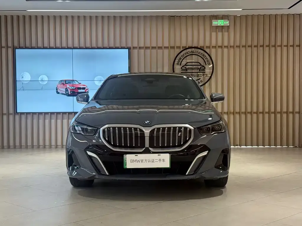 BMW i5 — фото 3