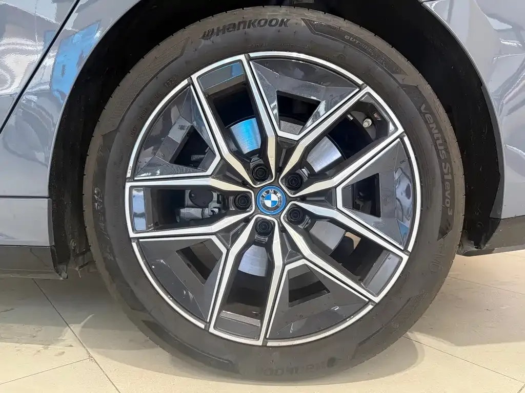 BMW i5 — фото 4