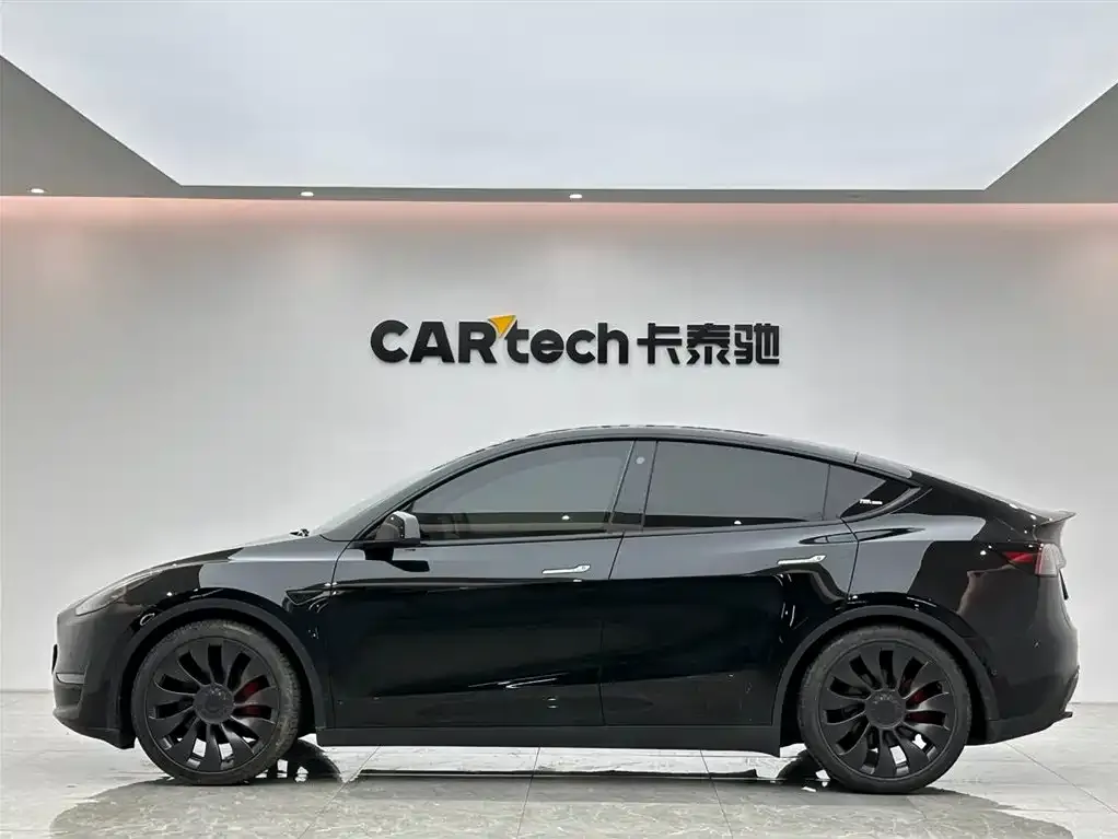 Tesla Model Y — фото 5