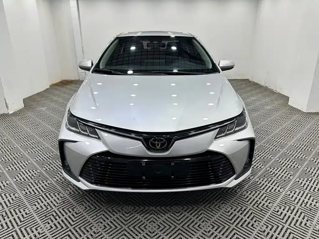 Toyota Corolla — фото 5