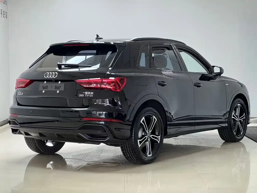 Audi Q3 — фото 10