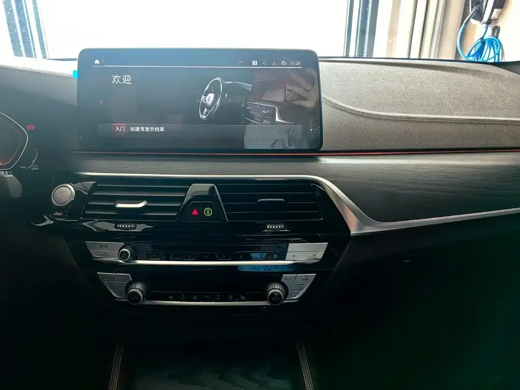 BMW 5 Series — фото 4