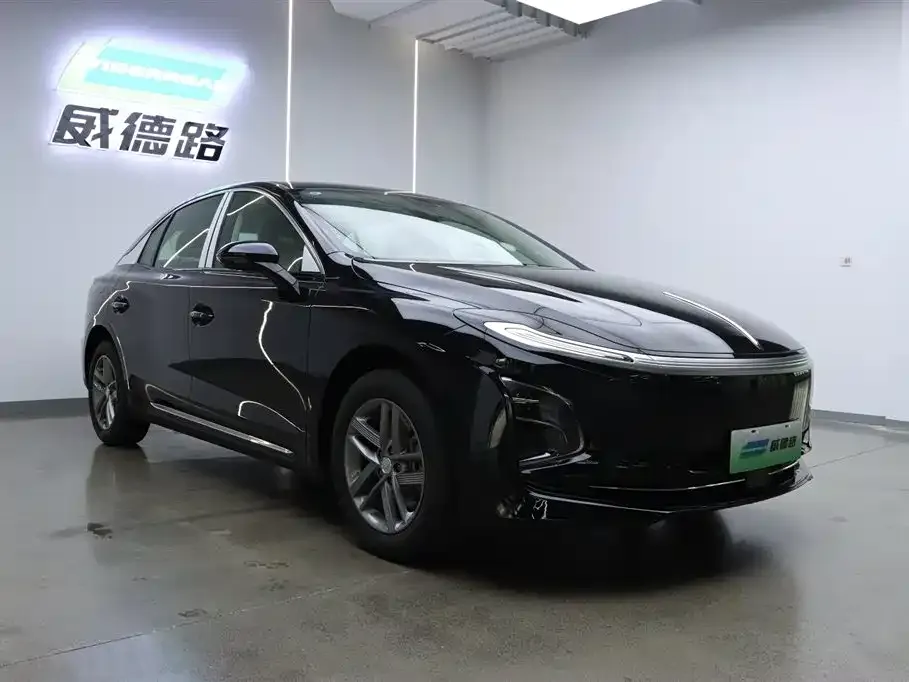Hongqi E-QM5 — фото 6