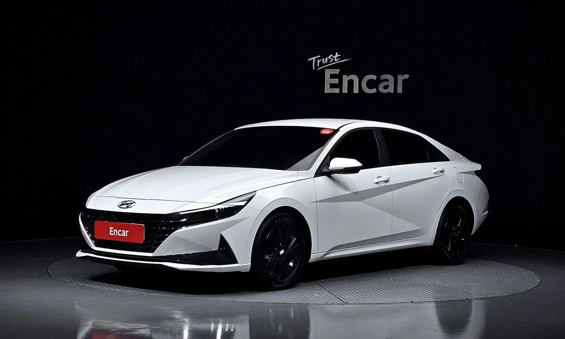 Hyundai AVANTE — фото 1