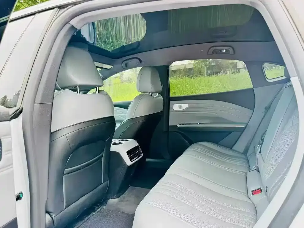 Geely Galaxy E8 2024 из CN, фото 2