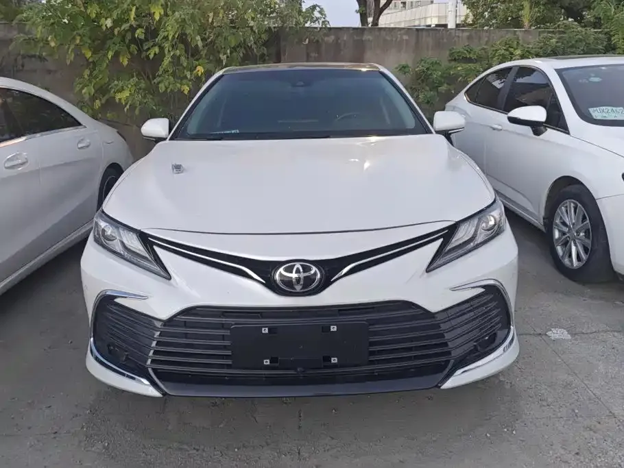 Toyota Camry — фото 9