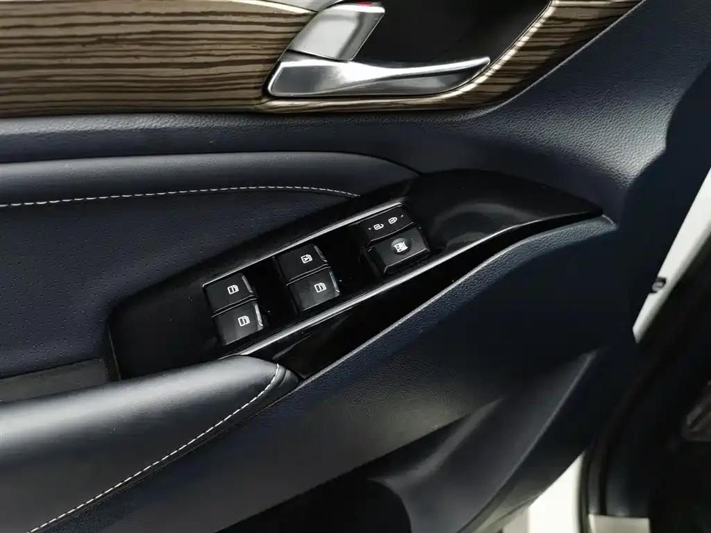 GAC Motor Trumpchi M8 — фото 10