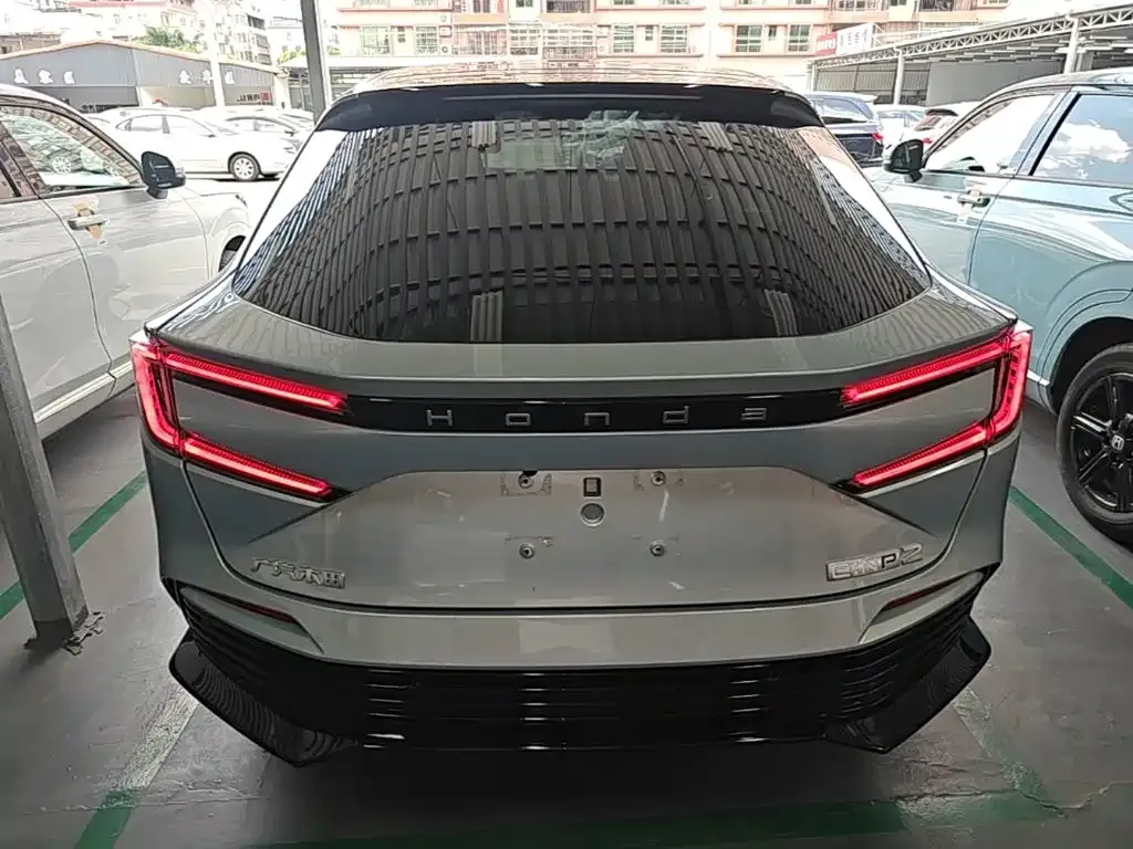 Honda e:NP2 — фото 3