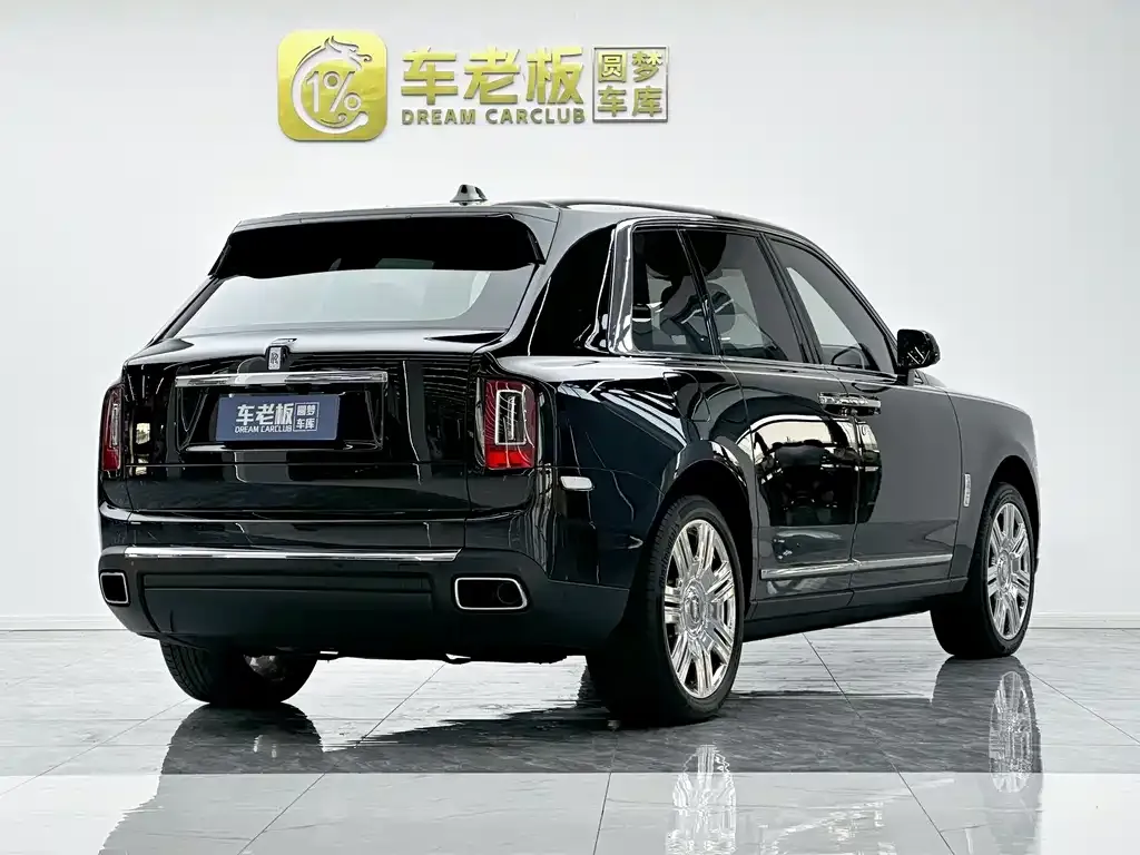 Rolls-Royce Cullinan — фото 10