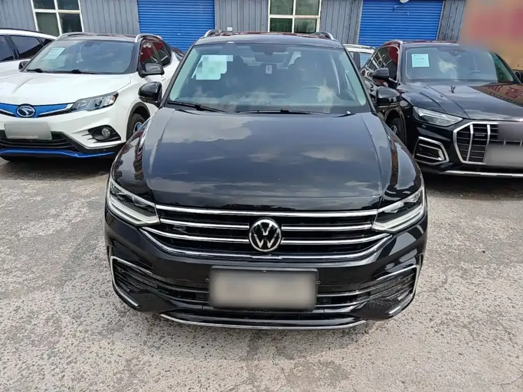 Volkswagen Tiguan L — фото 4
