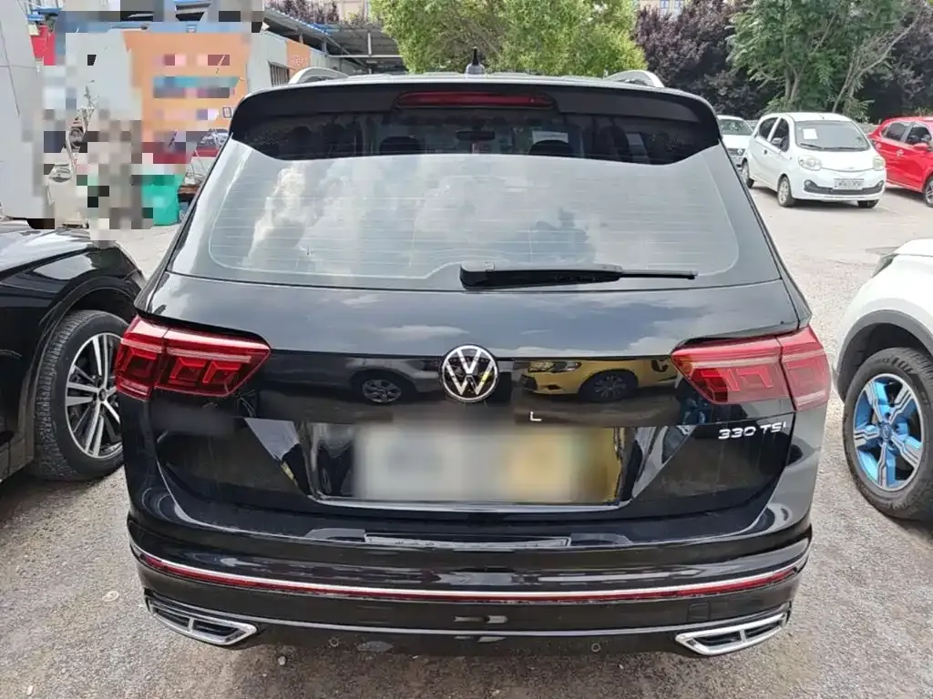 Volkswagen Tiguan L — фото 8