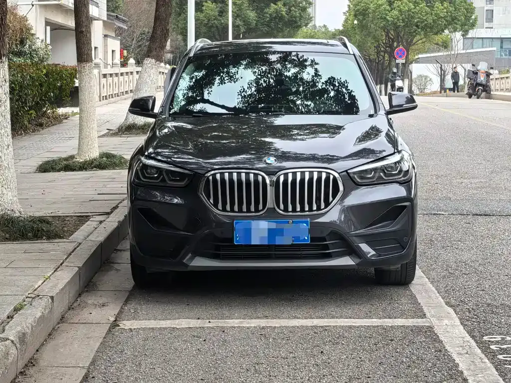 BMW X1 — фото 10
