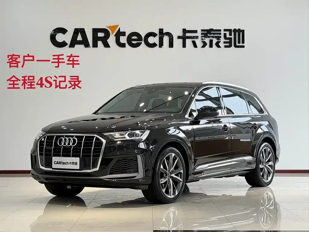 Audi Q7 — фото 1