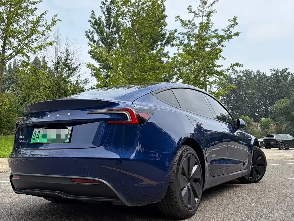 Tesla Model 3 — фото 6