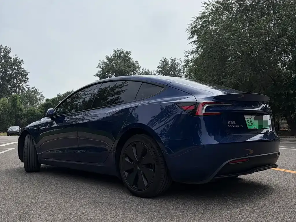 Tesla Model 3 — фото 8