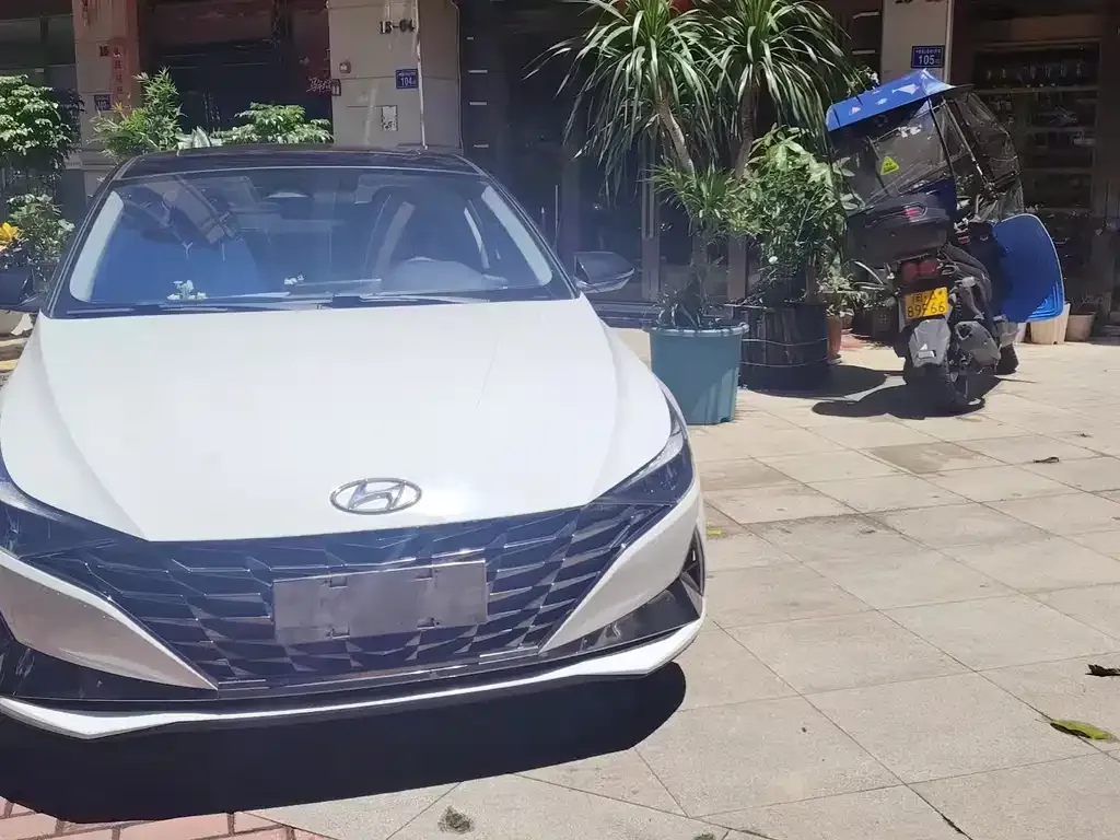 Hyundai Elantra — фото 4