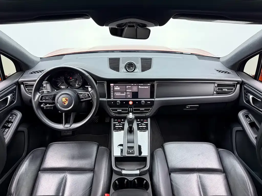 Porsche Macan — фото 10